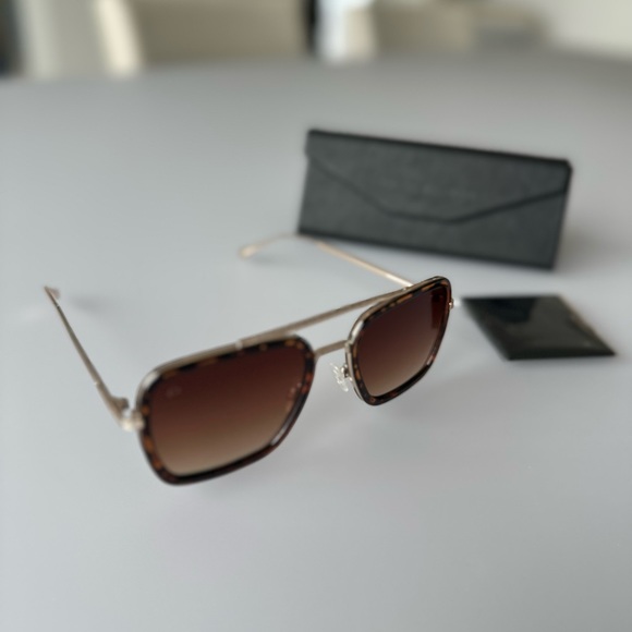 Privé Revaux Polarized Sunglasses - Picture 2 of 5
